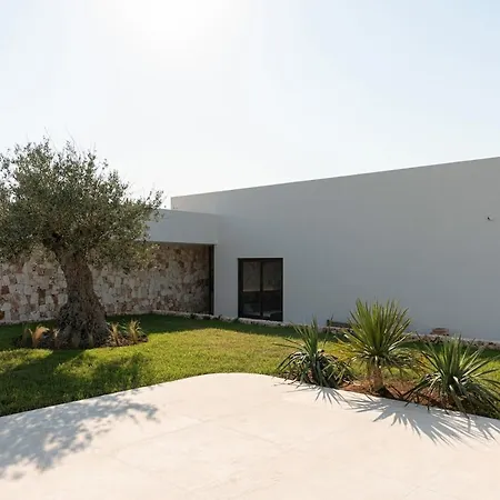 Villa Luxury With Pool And Private Access