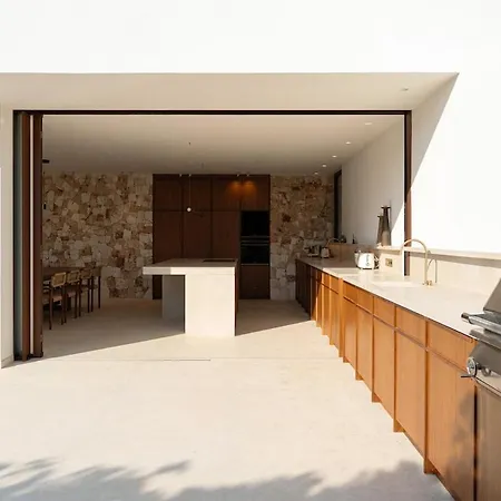 Villa Luxury With Pool And Private Access *