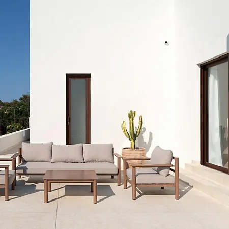 Luxury With Pool And Private Access *