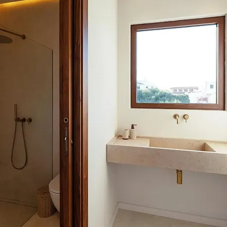 Luxury With Pool And Private Access